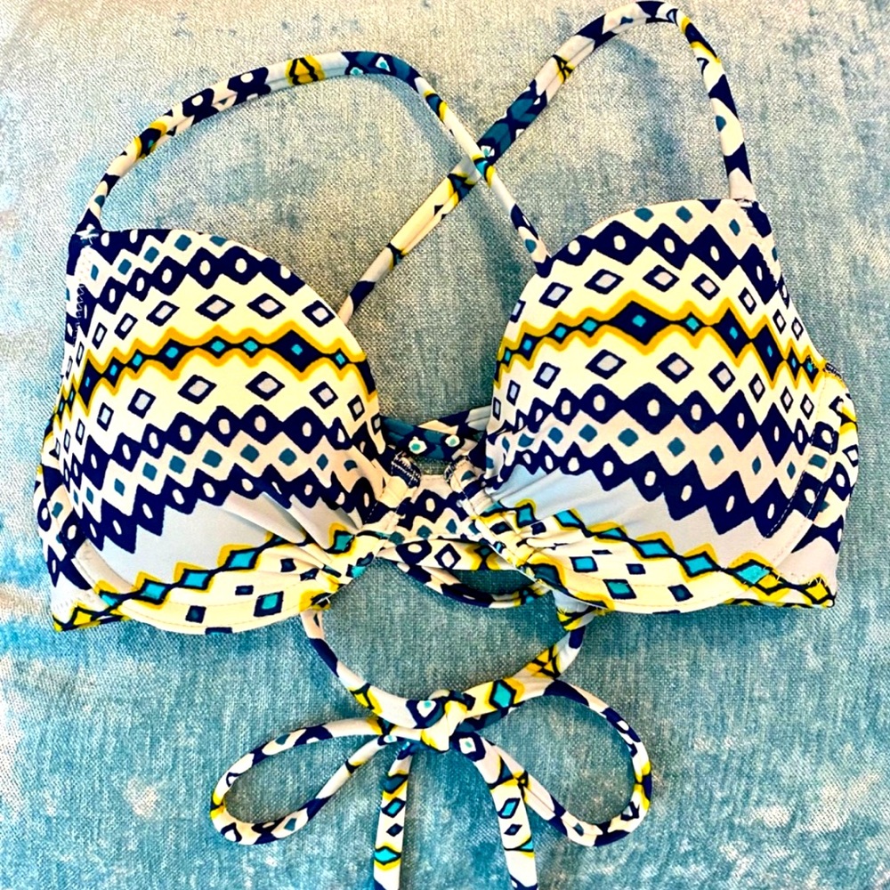 Women’s Patterned Aerie Bikini Top, EUC, 32B